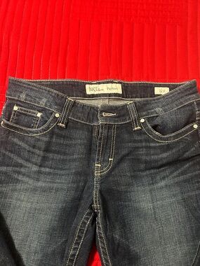 BKE Women's Straight Leg Jeans in Dark Indigo with Contrast Stitching